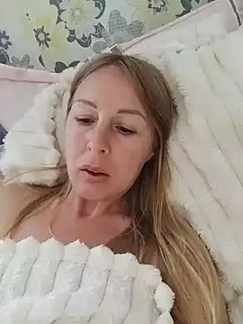 Snapshot of LunaSugarX chatting on 09/30/25, 09:25 LunaSugarX online show from 09/30/25, 09:25