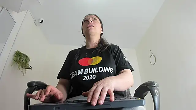 Katia gh online show from 10/30/25, 11:22