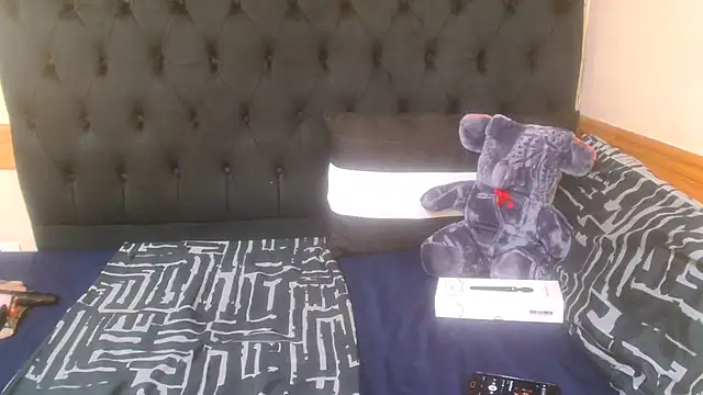 Snapshot of Sexy_PureFire chatting on 11/12/25, 04:07 Sexy PureFire online show from 11/12/25, 04:07