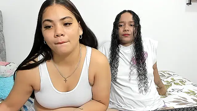 Snapshot of nay_and_aleja1 chatting on 11/11/25, 02:55 nay and aleja1 online show from 11/11/25, 02:55