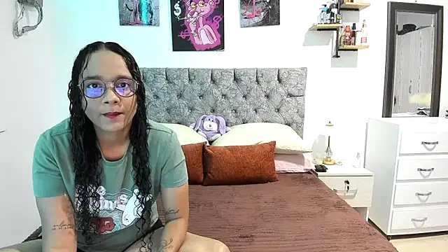 Snapshot of nay_and_aleja1 chatting on 05/23/26, 02:50 nay and aleja1 online show from 05/23/26, 02:50
