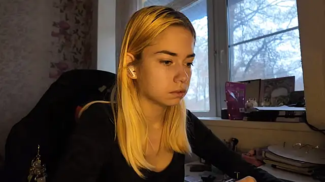 Witching Moon online show from 12/01/25, 07:35