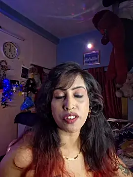 Snapshot of Love_Beauty01 chatting on 06/18/26, 06:34 Love Beauty01 online show from 06/18/26, 06:34