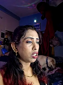 Snapshot of Love_Beauty01 chatting on 06/20/26, 06:11 Love Beauty01 online show from 06/20/26, 06:11