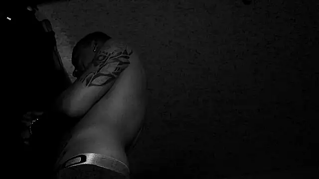 Snapshot of AlphaMasterXxx chatting on 10/25/25, 10:26 AlphaMasterXxx online show from 10/25/25, 10:26