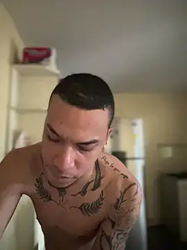 Snapshot of AlphaMasterXxx chatting on 10/26/25, 12:55 AlphaMasterXxx online show from 10/26/25, 12:55