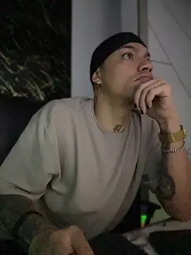 Snapshot of AlphaMasterXxx chatting on 11/09/25, 07:06 AlphaMasterXxx online show from 11/09/25, 07:06