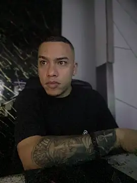 Snapshot of AlphaMasterXxx chatting on 11/12/25, 08:37 AlphaMasterXxx online show from 11/12/25, 08:37