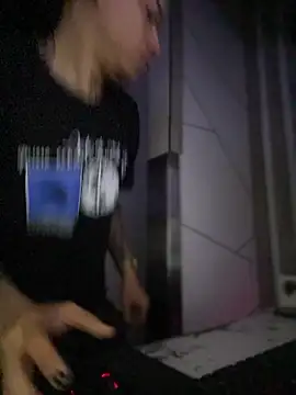 Snapshot of AlphaMasterXxx chatting on 11/16/25, 11:38 AlphaMasterXxx online show from 11/16/25, 11:38