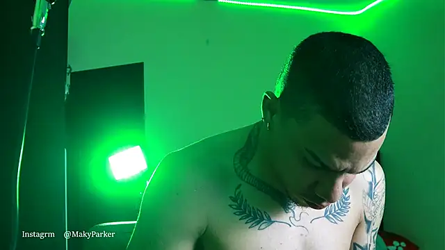 Snapshot of AlphaMasterXxx chatting on 11/24/25, 03:56 AlphaMasterXxx online show from 11/24/25, 03:56