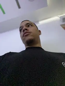 Snapshot of AlphaMasterXxx chatting on 11/30/25, 01:04 AlphaMasterXxx online show from 11/30/25, 01:04