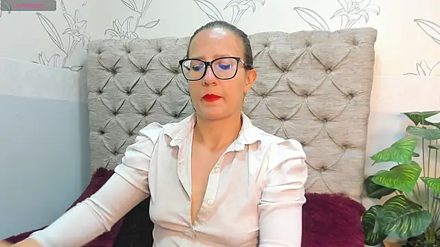 Saraa Marrison  online show from 10/28/25, 11:40