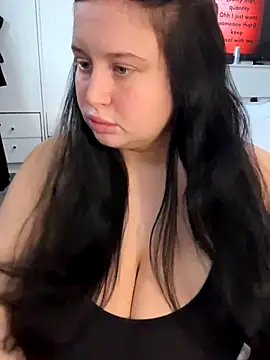 Snapshot of brunetteGirl274 chatting on 11/04/25, 11:42 brunetteGirl274 online show from 11/04/25, 11:42