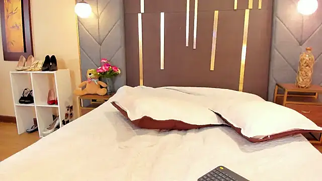 Snapshot of OliviGrace chatting on 09/17/25, 10:11 OliviGrace online show from 09/17/25, 10:11