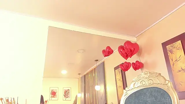 Snapshot of OliviGrace chatting on 10/05/25, 01:15 OliviGrace online show from 10/05/25, 01:15