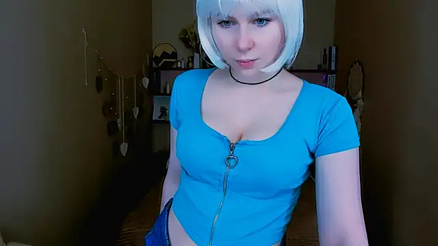 Snapshot of EvaCrosby chatting on 10/17/25, 03:14 EvaCrosby online show from 10/17/25, 03:14