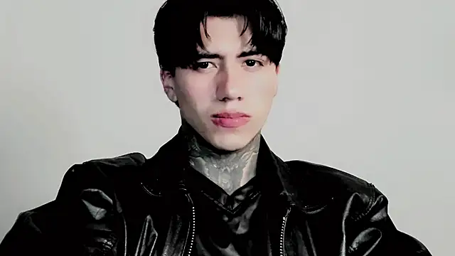 Snapshot of Alex_bdsmz chatting on 11/07/25, 01:05 Alex bdsmz online show from 11/07/25, 01:05