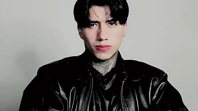 Snapshot of Alex_bdsmz chatting on 12/22/25, 12:07 Alex bdsmz online show from 12/22/25, 12:07