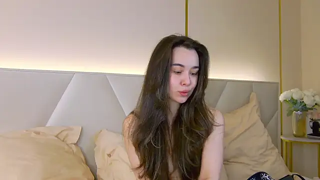 Snapshot of MiaMarlow chatting on 11/07/25, 08:42 MiaMarlow online show from 11/07/25, 08:42