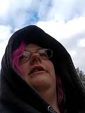 Snapshot of PainPriness chatting on 11/12/25, 08:19 PainPriness online show from 11/12/25, 08:19