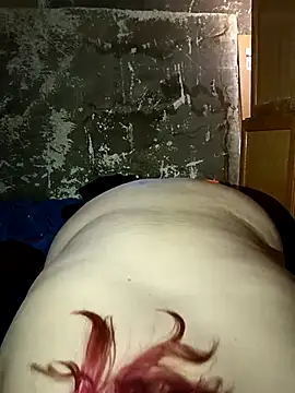 Snapshot of PainPriness chatting on 11/13/25, 04:06 PainPriness online show from 11/13/25, 04:06