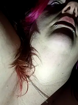 Snapshot of PainPriness chatting on 11/14/25, 08:02 PainPriness online show from 11/14/25, 08:02