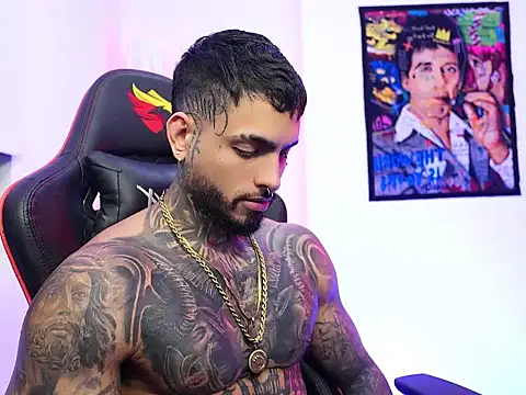 logan hugh8 online show from 11/24/25, 03:17