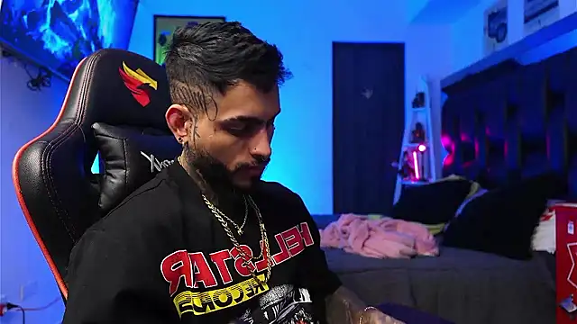 logan hugh8 online show from 01/15/26, 09:36