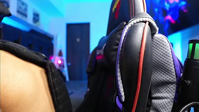 logan hugh8 online show from 02/26/26, 02:43