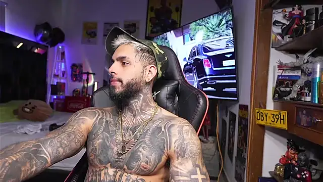 logan hugh8 online show from 03/19/26, 06:12