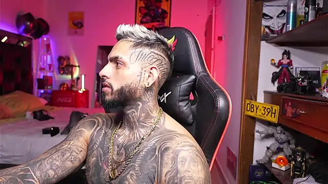 logan hugh8 online show from 03/30/26, 08:43