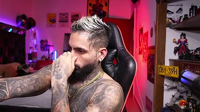 logan hugh8 online show from 04/07/26, 07:31