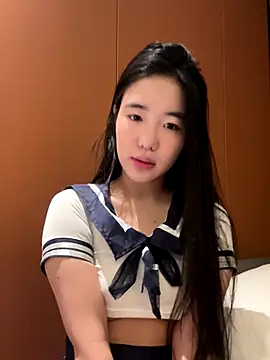 luluya1314 online show from 11/23/25, 01:49