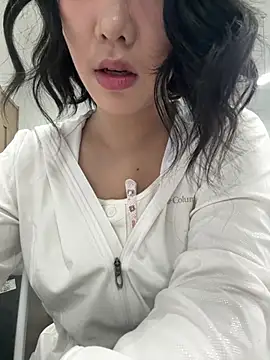 Snapshot of luluya1314 chatting on 04/14/26, 10:32 luluya1314 online show from 04/14/26, 10:32