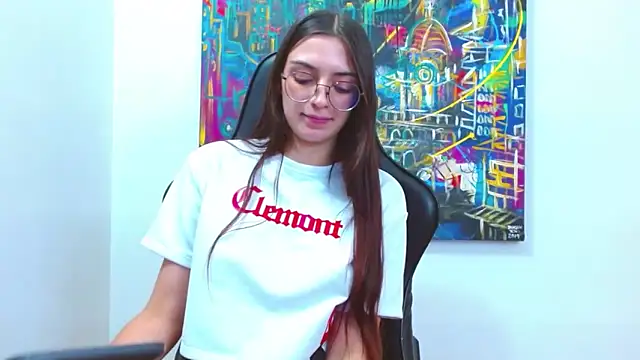 Snapshot of Lea_Deluc chatting on 03/15/26, 06:47 Lea Deluc online show from 03/15/26, 06:47