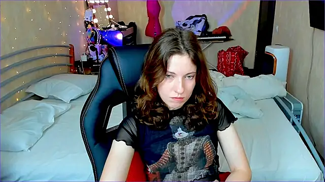 Agata in Wonderland online show from 09/18/25, 12:34