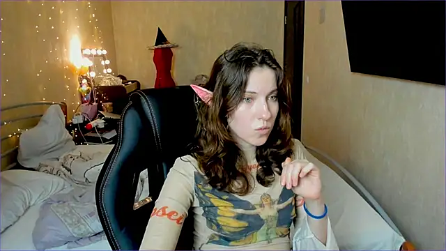 Agata in Wonderland online show from 10/12/25, 07:35