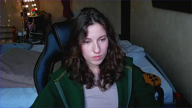 Agata in Wonderland online show from 11/04/25, 11:20