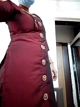 Love Foreverr12 online show from 10/13/25, 04:45