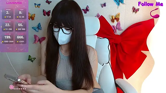 Snapshot of Boobyy-Bae chatting on 11/04/25, 10:14 Boobyy-Bae online show from 11/04/25, 10:14