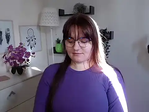 Julie Diamond online show from 10/10/25, 12:37