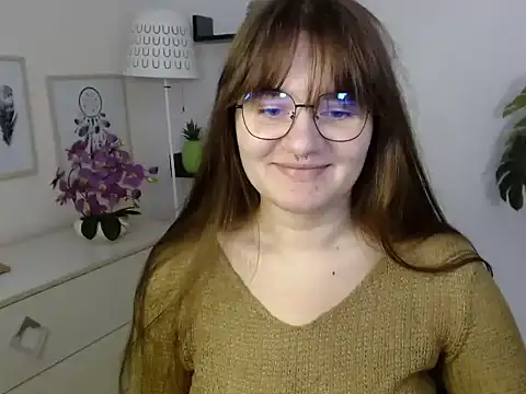 Julie Diamond online show from 11/10/25, 01:43