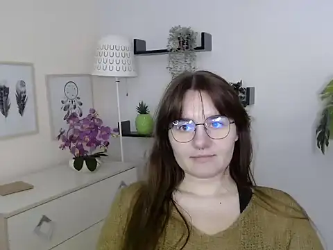 Julie Diamond online show from 11/26/25, 04:08