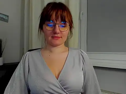 Julie Diamond online show from 12/03/25, 05:00