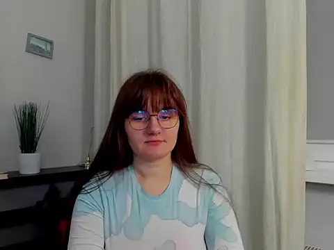 Julie Diamond online show from 12/05/25, 05:53