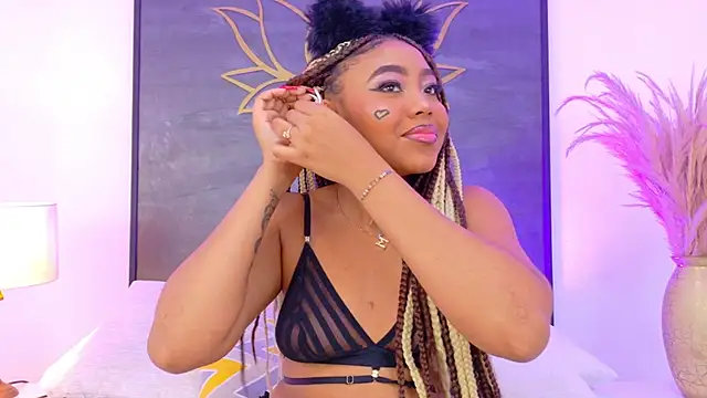 AngelaRoberts online show from 11/17/25, 03:45