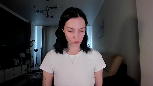 Snapshot of AdeleShinemm chatting on 03/31/26, 04:02 AdeleShinemm online show from 03/31/26, 04:02