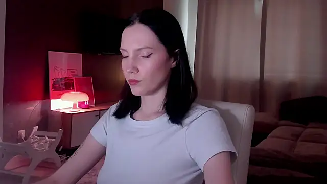 Snapshot of AdeleShinemm chatting on 04/15/26, 05:03 AdeleShinemm online show from 04/15/26, 05:03