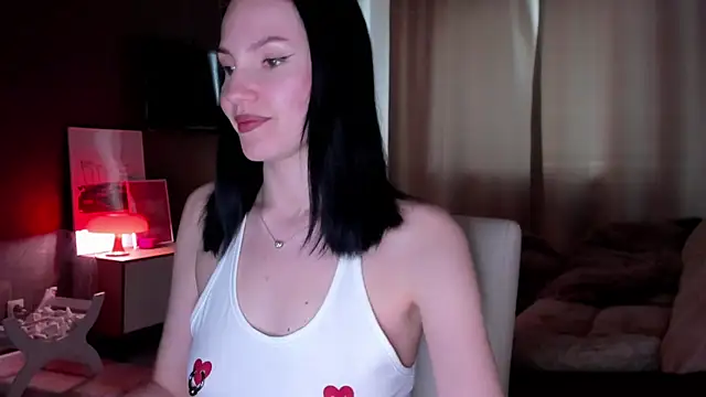 Snapshot of AdeleShinemm chatting on 05/18/26, 04:51 AdeleShinemm online show from 05/18/26, 04:51
