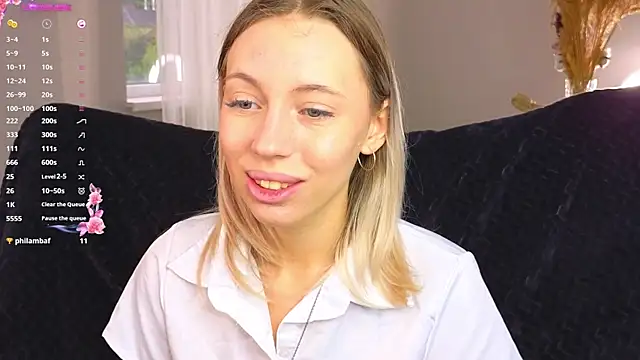 NyxaThorn online show from 10/05/25, 02:37